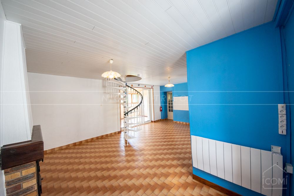 MAISON DE BOURG - 6 PIECES - 3/4 CHAMBRES - 135 M² - TERRAIN + DE 200 M² - VERANDA - PROXIMITE CENTRE VILLE - A RENOVER photo 3